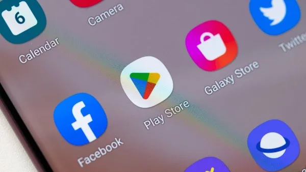 تطبيقات مشبوهة خدعت جوجل وظهرت في متجر بلاي.. احذفها من هاتفك فوراً! تطبيقات مشبوهة خدعت جوجل وظهرت في متجر بلاي.. احذفها من هاتفك فوراً!