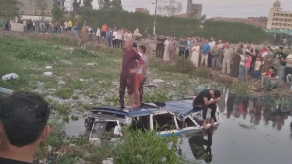 مقتل 7 أشخاص نتيجة انقلاب ميكروباص في الدقهلية مقتل 7 أشخاص نتيجة انقلاب ميكروباص في الدقهلية