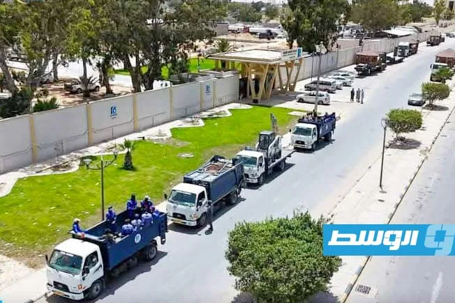 حملة تطهير لإزالة نفايات الذبح والقمامة في مدينة سرت حملة تطهير لإزالة نفايات الذبح والقمامة في مدينة سرت