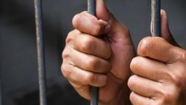 احذر: جريمة غسل الأموال قد تودي بك إلى السجن لمدة 7 سنوات. احذر: جريمة غسل الأموال قد تودي بك إلى السجن لمدة 7 سنوات.