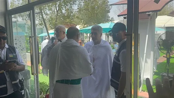 وزير السياحة يختتم مناسك الحج مع الحجاج المتعجلين ويواصل متابعة موسم الحج السياحي ميدانيًا.