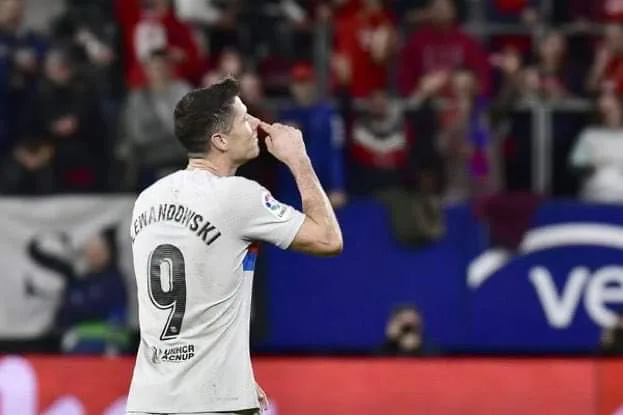 ليفاندوفسكي يعلن عدم مشاركته مع المنتخب البولندي بعد سحب شارة القيادة منه ليفاندوفسكي يعلن عدم مشاركته مع المنتخب البولندي بعد سحب شارة القيادة منه