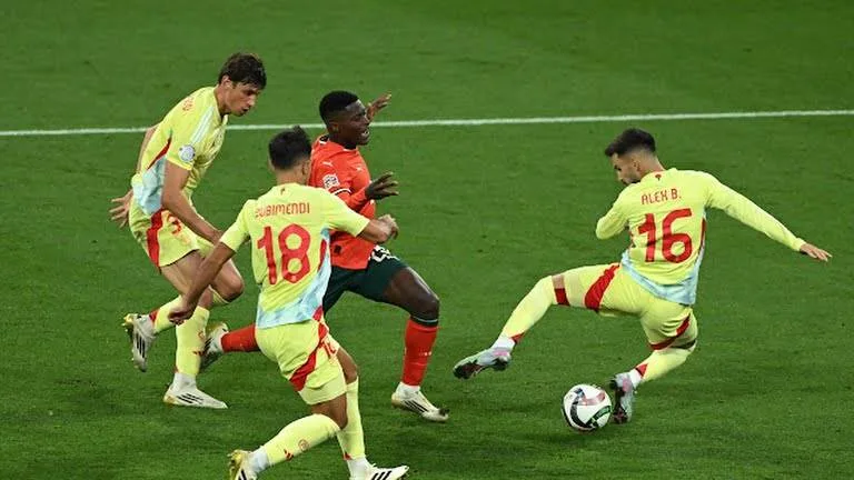 عاجل.. البرتغال تحرز لقب دوري الأمم الأوروبية للمرة الثانية بعد انتصار مثير على إسبانيا عاجل.. البرتغال تحرز لقب دوري الأمم الأوروبية للمرة الثانية بعد انتصار مثير على إسبانيا