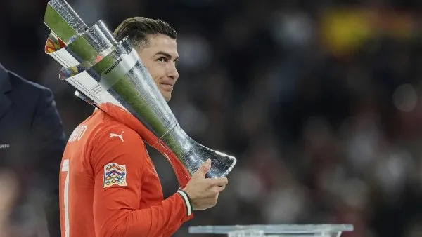رونالدو يتجاوز الأرقام القياسية بعد فوزه بدوري أمم أوروبا ويقهر الماتادور. رونالدو يتجاوز الأرقام القياسية بعد فوزه بدوري أمم أوروبا ويقهر الماتادور.