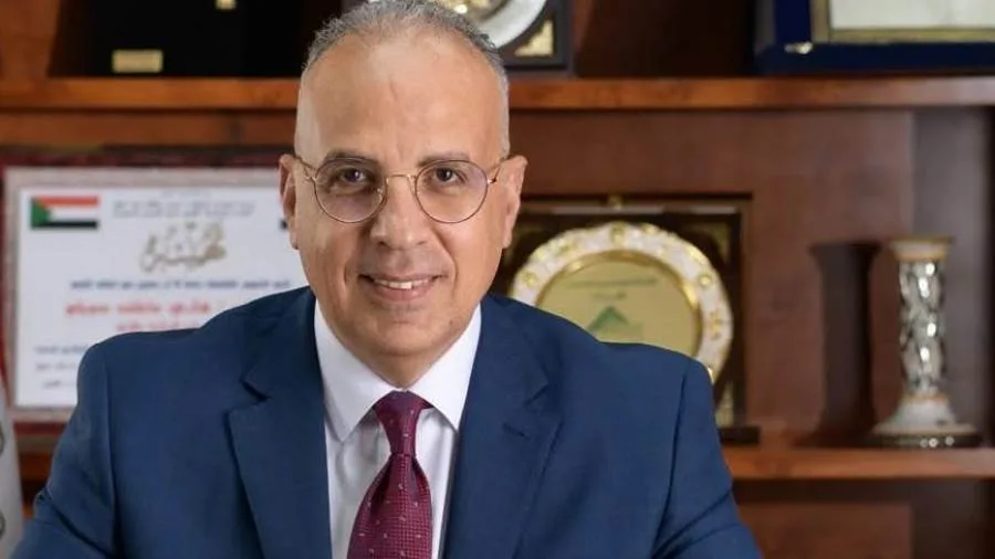 وزير الري يوجه بالاستمرار في اتخاذ التدابير اللازمة لزيادة تدفقات المياه في القنوات. وزير الري يوجه بالاستمرار في اتخاذ التدابير اللازمة لزيادة تدفقات المياه في القنوات.