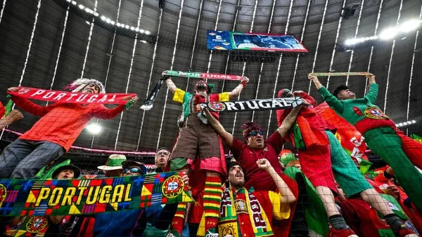 حادث مؤلم في نهائي دوري الأمم الأوروبية ينتهي بوفاة مشجع حادث مؤلم في نهائي دوري الأمم الأوروبية ينتهي بوفاة مشجع