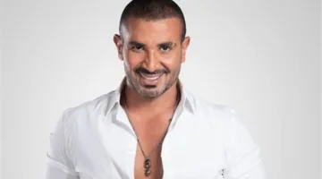 أحمد سعد ينهي الجدل حول الاعتزال بعد ظهوره في المسجد النبوي بدون وشوم