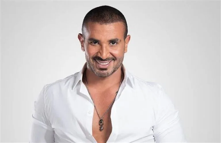 أحمد سعد ينهي الجدل حول الاعتزال بعد ظهوره في المسجد النبوي بدون وشوم أحمد سعد ينهي الجدل حول الاعتزال بعد ظهوره في المسجد النبوي بدون وشوم