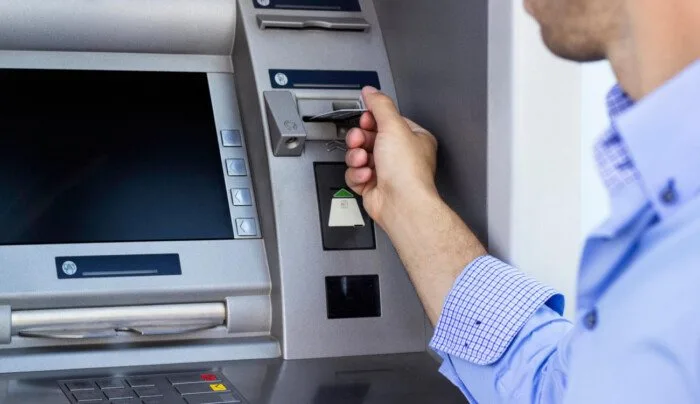 خدمات توفرها أجهزة الصراف الآلي خلال العطلات خدمات توفرها أجهزة الصراف الآلي خلال العطلات