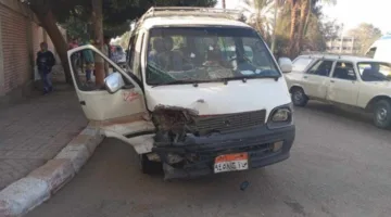 إصابة 8 أفراد جراء حادث انقلاب ميكروباص على كوبري الفحص في بنها