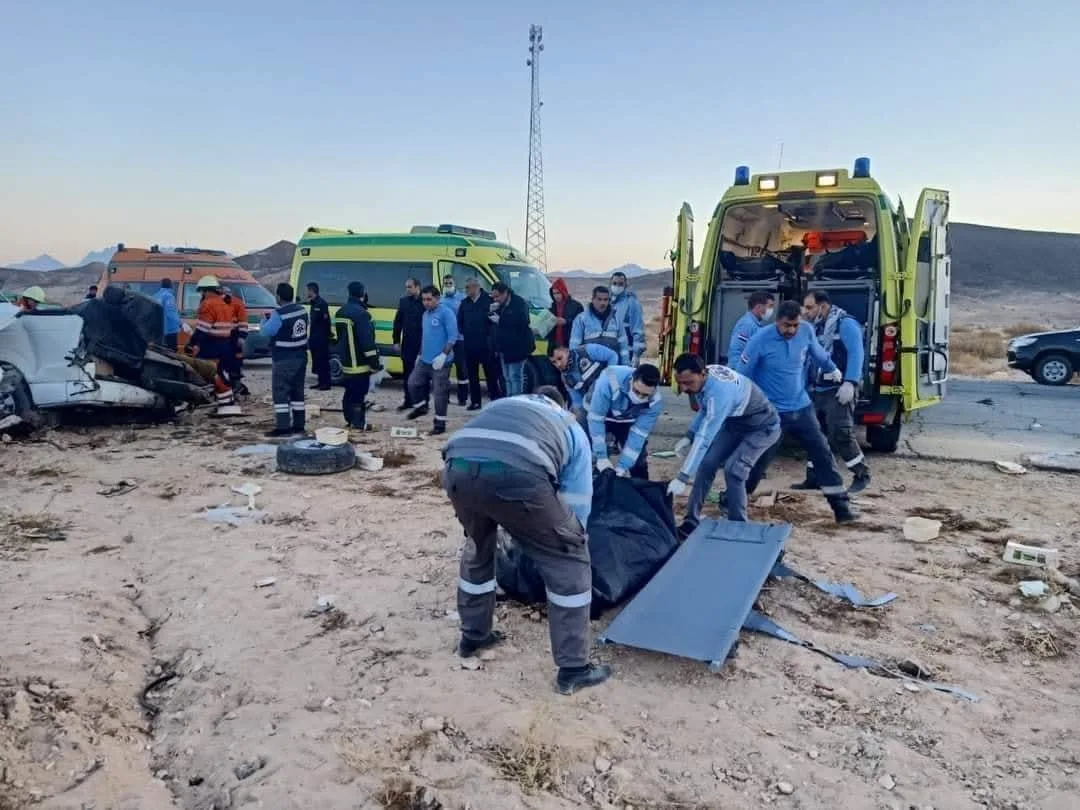 وفاة وإصابة 5 أفراد نتيجة انقلاب ميكروباص على الطريق الدولي لشرم الشيخ وفاة وإصابة 5 أفراد نتيجة انقلاب ميكروباص على الطريق الدولي لشرم الشيخ