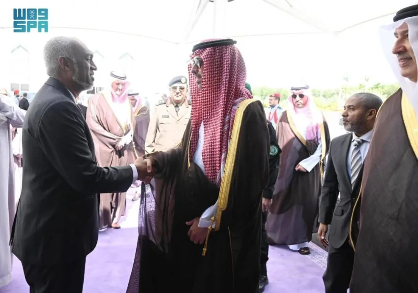 رئيس المالديف يغادر مدينة جدة رئيس المالديف يغادر مدينة جدة