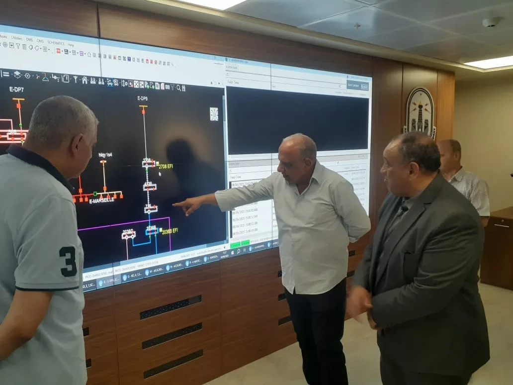 وزير الكهرباء يزور مركز التحكم في شرق الإسكندرية ويتابع مستويات استهلاك الطاقة وزير الكهرباء يزور مركز التحكم في شرق الإسكندرية ويتابع مستويات استهلاك الطاقة