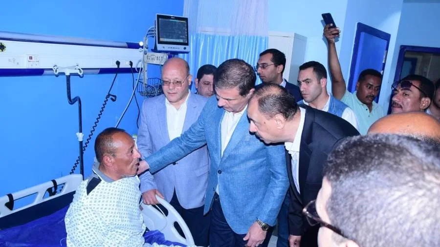 وزير الزراعة يتفقد مسؤول حماية الأراضي المتأثر خلال حملة إزالة التعديات في مستشفى سوهاج الجامعي وزير الزراعة يتفقد مسؤول حماية الأراضي المتأثر خلال حملة إزالة التعديات في مستشفى سوهاج الجامعي