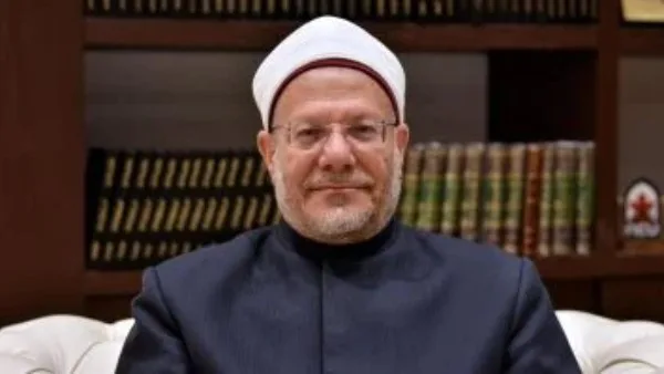 هل يُسمح بالبقاء في مكة بعد أداء طواف الوداع؟.. إجابة المفتي السابق هل يُسمح بالبقاء في مكة بعد أداء طواف الوداع؟.. إجابة المفتي السابق