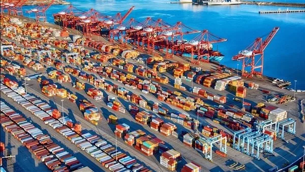 تداول 2000 طن من البضائع المختلفة و244 شاحنة في موانئ البحر الأحمر تداول 2000 طن من البضائع المختلفة و244 شاحنة في موانئ البحر الأحمر