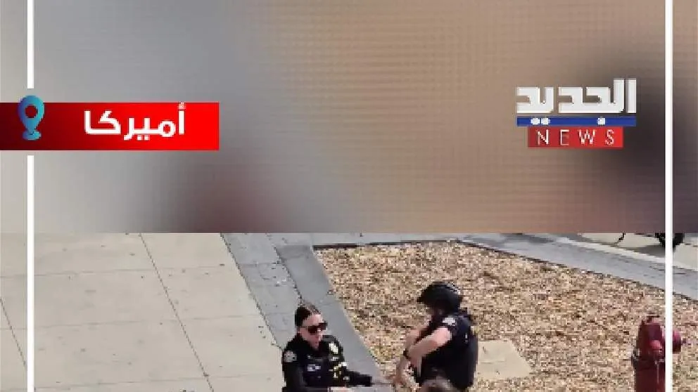 شخص واحد يواجه 3 ضباط بقوة في مشهد مفاجئ (فيديو) شخص واحد يواجه 3 ضباط بقوة في مشهد مفاجئ (فيديو)