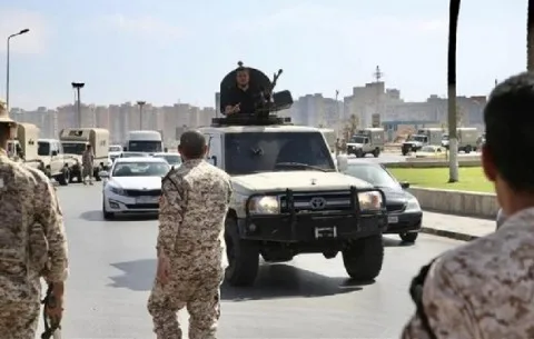 ليبيا: وزارة الدفاع تعلن استتباب الأمن في طرابلس بعد انتهاك الهدنة ليبيا: وزارة الدفاع تعلن استتباب الأمن في طرابلس بعد انتهاك الهدنة