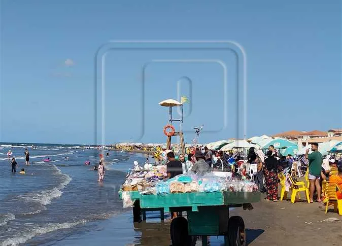 الإقبال لا يتوقف.. شواطئ رأس البر تستقبل الزوار في الأيام الأخيرة من عيد الفطر الإقبال لا يتوقف.. شواطئ رأس البر تستقبل الزوار في الأيام الأخيرة من عيد الفطر