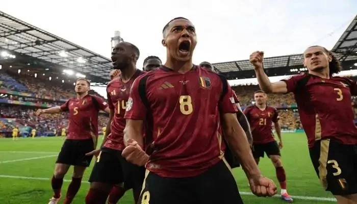 دي بروين يتصدر الخط الأمامي في التشكيلة المتوقعة للمنتخب البلجيكي لمباراة ويلز في تصفيات كأس العالم الأوروبية. دي بروين يتصدر الخط الأمامي في التشكيلة المتوقعة للمنتخب البلجيكي لمباراة ويلز في تصفيات كأس العالم الأوروبية.