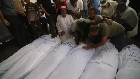 وسائل إعلام فلسطينية: زيادة عدد الشهداء في خان يونس نتيجة للقصف الإسرائيلي وسائل إعلام فلسطينية: زيادة عدد الشهداء في خان يونس نتيجة للقصف الإسرائيلي