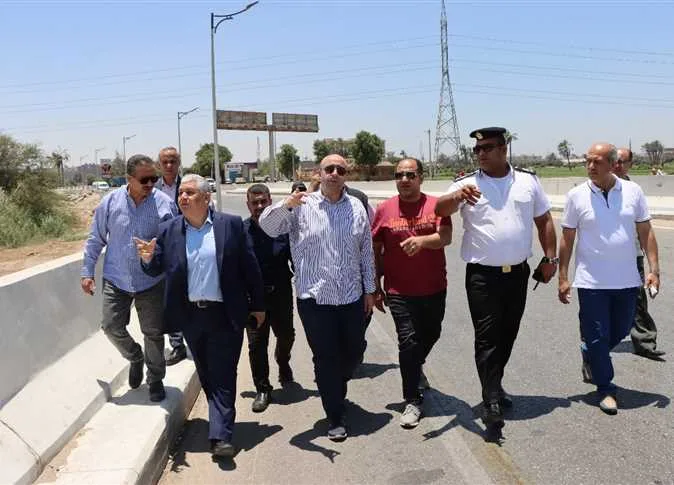 محافظ بني سويف يطالب بسرعة إنهاء تشغيل مجمع مواقف سيارات الأجرة محافظ بني سويف يطالب بسرعة إنهاء تشغيل مجمع مواقف سيارات الأجرة