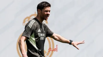 ألونسو يشرف على التدريب الأول لريال مدريد قبل بطولة كأس العالم للأندية