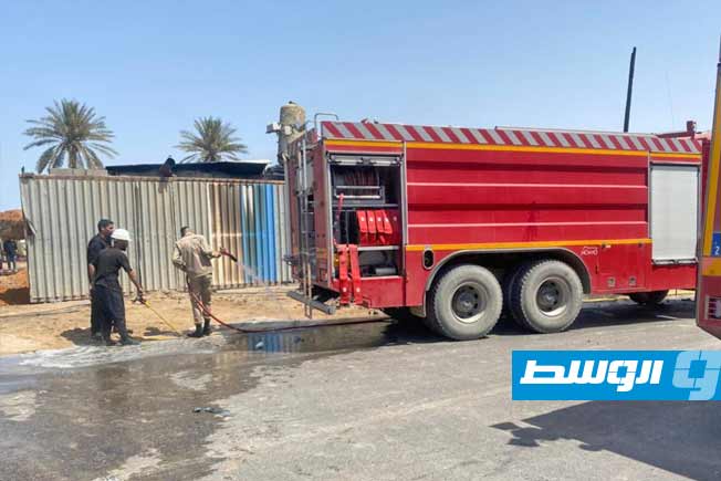 من عمليات إطفاء حريق بمصنع «دلونتي» بمدينة مصراتة ظهر اليوم الإثنين، 9 يونيو 2025. (هيئة السلامة الوطنية)