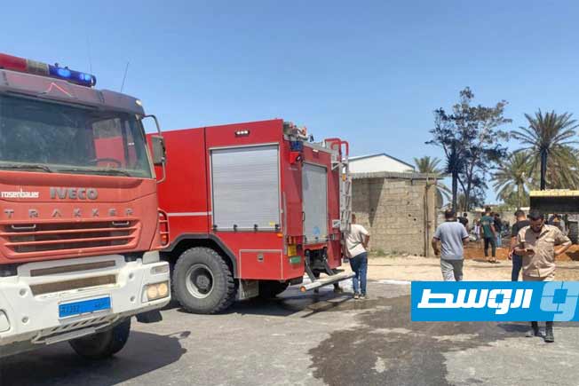 من عمليات إطفاء حريق بمصنع «دلونتي» بمدينة مصراتة ظهر اليوم الإثنين، 9 يونيو 2025. (هيئة السلامة الوطنية)