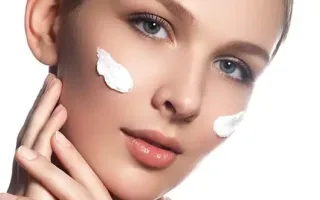 واقيات الشمس: الحماية الأساسية لبشرتك واقيات الشمس: الحماية الأساسية لبشرتك
