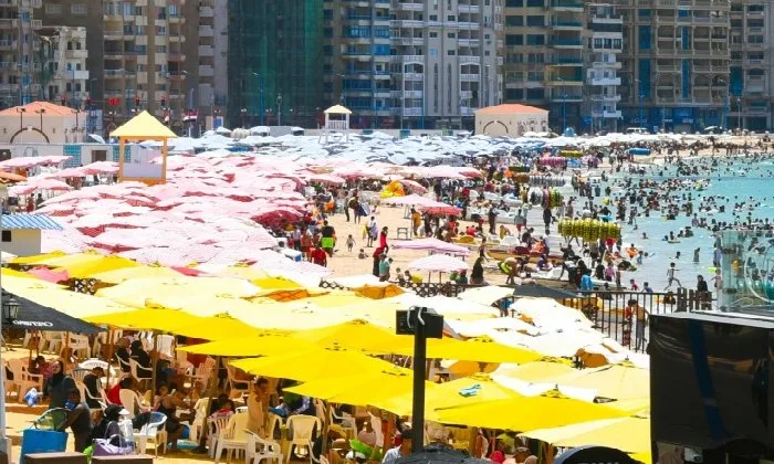 تزايد كبير في الزوار إلى الإسكندرية خلال عيد الأضحى مع تجهيزات واسعة لاستقبالهم. تزايد كبير في الزوار إلى الإسكندرية خلال عيد الأضحى مع تجهيزات واسعة لاستقبالهم.