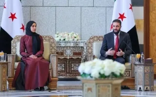 الشرع يروي قصة زوجته: عشنا معًا في كهوف وانتقلنا بين 49 مسكنًا خلال سنوات التهجير والنزوح (فيديو)