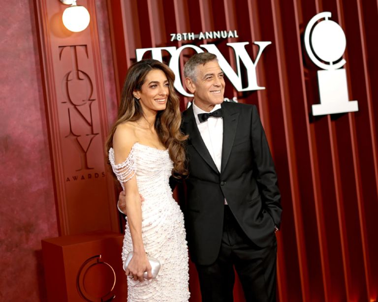 جورج وأمل كلوني يتألقان في Tony Awards