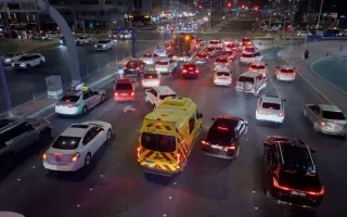 كيف تتيح مرور مركبات الطوارئ خلال الزحام وفي الدوارات؟