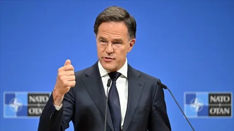 أمين عام الناتو ينبه من احتمال استخدام روسيا القوة ضد الحلف في غضون 5 سنوات. أمين عام الناتو ينبه من احتمال استخدام روسيا القوة ضد الحلف في غضون 5 سنوات.