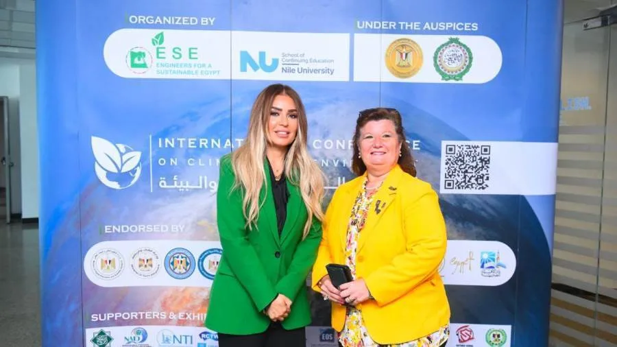 غادة توفيق تُشارك في المؤتمر العالمي للمناخ والبيئة 2025 وتبرز جهود القطاع المصرفي في تعزيز الاستدامة. غادة توفيق تُشارك في المؤتمر العالمي للمناخ والبيئة 2025 وتبرز جهود القطاع المصرفي في تعزيز الاستدامة.