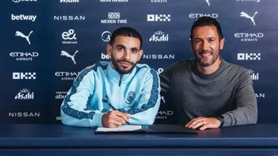 مانشستر سيتي يعقد صفقة مع اللاعب الجزائري ريان آيت نوري لمدة خمس سنوات. مانشستر سيتي يعقد صفقة مع اللاعب الجزائري ريان آيت نوري لمدة خمس سنوات.