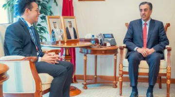 وزير العمل يلتقي بنظيريه من ماليزيا وبوتسوانا