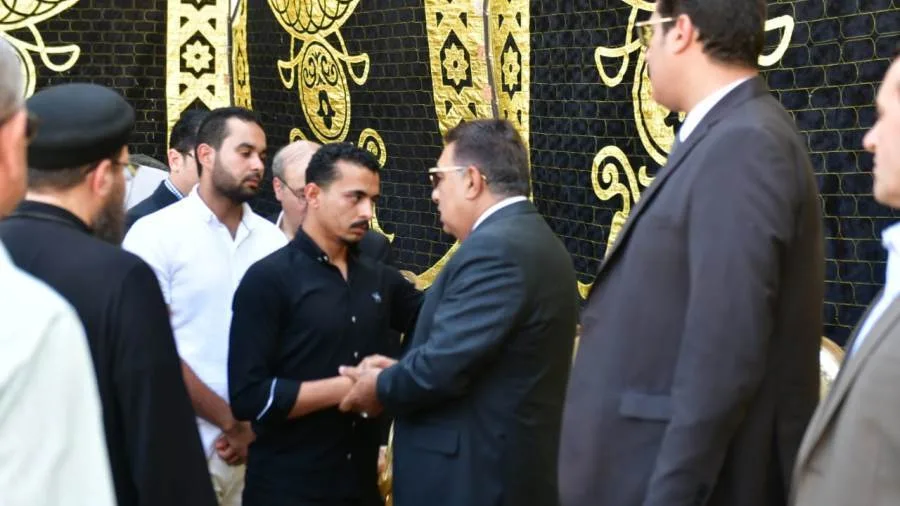 محافظ الدقهلية يقدم التعازي لعائلة سائق حادث الحريق في العاشر من رمضان ويحث على تقديم الدعم لهم. محافظ الدقهلية يقدم التعازي لعائلة سائق حادث الحريق في العاشر من رمضان ويحث على تقديم الدعم لهم.