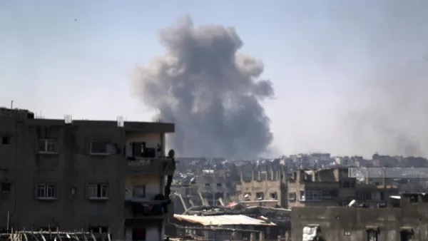 جيش الاحتلال يستهدف خيمة للاجئين في خان يونس. جيش الاحتلال يستهدف خيمة للاجئين في خان يونس.
