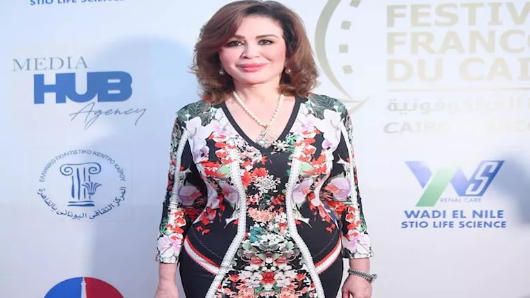إلهام شاهين تحتفل بعيد الأضحى برفقة شقيقها وسوزان نجم الدين (صورة) إلهام شاهين تحتفل بعيد الأضحى برفقة شقيقها وسوزان نجم الدين (صورة)