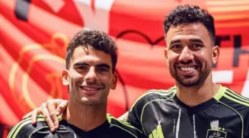 الأهلي يعرض القميص الرئيسي والثانوي قبل المشاركة في كأس العالم للأندية (صور)