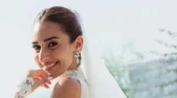 أمينة خليل تتلألأ في زفافها الثاني.. تعرفوا على مصممة فستانها!
