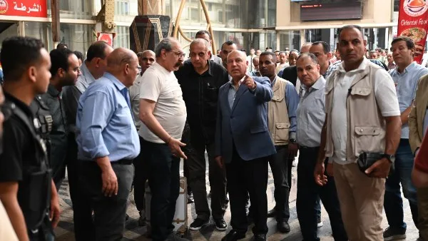 وزير النقل يؤكد أهمية تنظيم حملات توعوية لمكافحة رمي الحجارة على القطارات. وزير النقل يؤكد أهمية تنظيم حملات توعوية لمكافحة رمي الحجارة على القطارات.
