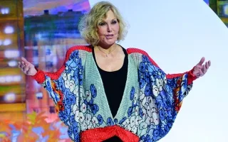 تكريم كيم نوفاك بجائزة “المسيرة المهنية” في مهرجان البندقية السينمائي