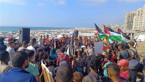 تجمع شعبي في ميناء غزة دعمًا لسفينة “مادلين” (صور) تجمع شعبي في ميناء غزة دعمًا لسفينة “مادلين” (صور)