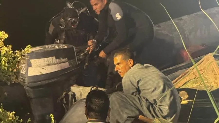 محافظ أسيوط يتابع حادث غرق تروسيكل في نهر النيل والبحث عن 4 مفقودين
