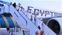 مصر للطيران تدشّن 10 رحلات اليوم لإعادة الحجاج.