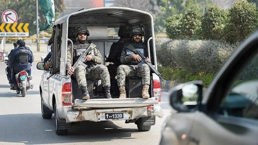 مقتل ثلاثة مسلحين خلال مواجهات مع قوات الشرطة في شمال غرب باكستان مقتل ثلاثة مسلحين خلال مواجهات مع قوات الشرطة في شمال غرب باكستان
