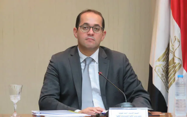 وزير المالية يوجه بتسهيل الإجراءات الجمركية للحجاج وكبار السن وزير المالية يوجه بتسهيل الإجراءات الجمركية للحجاج وكبار السن